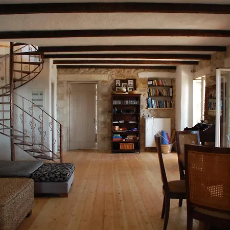 Old Olive House Захаро