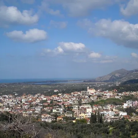 Old Olive House Дом отдыха Захаро